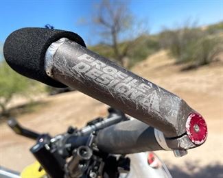 Motobecane Fantom DS 29er Full Suspension Mountain Bike 29 Center of Crank to Seat post top: 20.5in