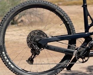 2020 YT Industries Jeffsy Core 3 29 Carbon Fiber Full Suspension Mountain Bike BLACK MAGIC Xl Center of Crank to Seat post top: 23in