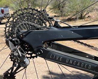 2020 YT Industries Jeffsy Core 3 29 Carbon Fiber Full Suspension Mountain Bike BLACK MAGIC Xl Center of Crank to Seat post top: 23in