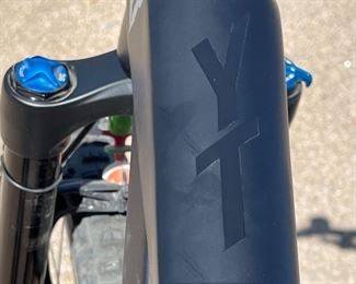 2020 YT Industries Jeffsy Core 3 29 Carbon Fiber Full Suspension Mountain Bike BLACK MAGIC Xl Center of Crank to Seat post top: 23in