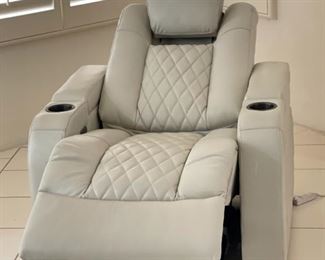 #2 Abbyson Calton Leather Power Recliner with Power Headrest IVORY 54 x 35 x 33in HxWxD