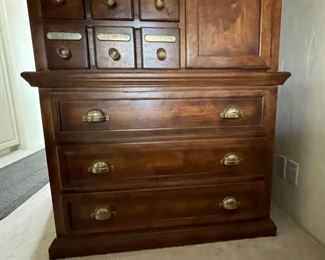 Pulaski Apothecary Collection Dresser with Mirror 45130 Bond Street Chest 68 x 35 x 20in HxWxD