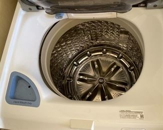 Samsung 5.2 cu. ft. activewash Top Load Washer Washing Machine WA52M7750AW/A4 46 x 27 x 29in HxWxD