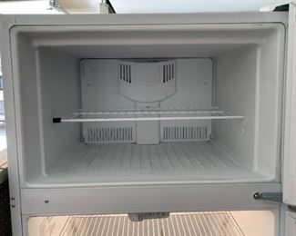 Kenmore Garage Fridge Refrigerator/Freezer 253.6880201E 66 x 30 x 33in HxWxD