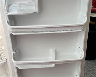 Kenmore Garage Fridge Refrigerator/Freezer 253.6880201E 66 x 30 x 33in HxWxD