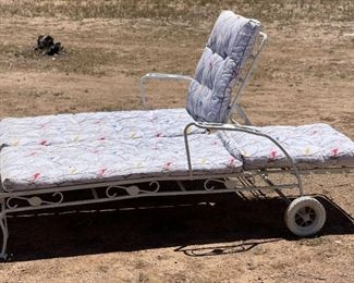 Vintage Iron Patio Double Chaise Lounger Lounge Chair 23 x 55 x 72in HxWxD