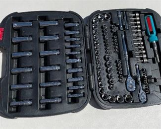 AS-IS Husky 1/4in & 3/8 Drive Socket set