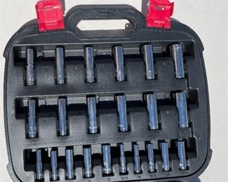 AS-IS Husky 1/4in & 3/8 Drive Socket set
