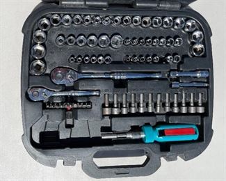 AS-IS Husky 1/4in & 3/8 Drive Socket set