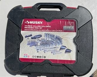 AS-IS Husky 1/4in & 3/8 Drive Socket set