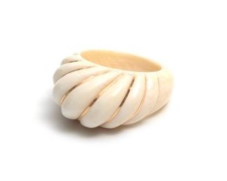 Ivory & 14k Gold Shrimp Dome Ring Size: 4.5