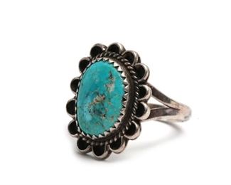 Vintage Silver & Turquoise Ring Native American Size: 6 Centerstone: 14x11mm