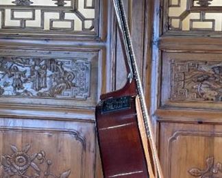 Takamine EG-330C Acoustic Electric Guitar In Hard Case Case: 6.5x19.5x44.5in HxWxD