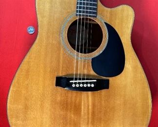 Takamine EG-330C Acoustic Electric Guitar In Hard Case Case: 6.5x19.5x44.5in HxWxD