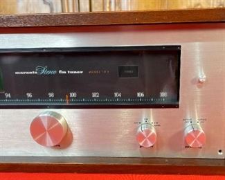 Marantz 10b Vintage Tube Fm Stereo Tuner with Wood Case 10-B Tuner: 5.75x15.5x15.5in 29lbs 6oz Case: 6.75z18x15.25in 7lbs 10oz HxWxD