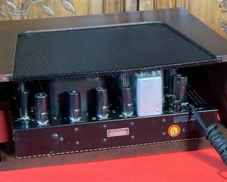 Marantz 10b Vintage Tube Fm Stereo Tuner with Wood Case 10-B Tuner: 5.75x15.5x15.5in 29lbs 6oz Case: 6.75z18x15.25in 7lbs 10oz HxWxD