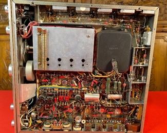 Marantz 10b Vintage Tube Fm Stereo Tuner with Wood Case 10-B Tuner: 5.75x15.5x15.5in 29lbs 6oz Case: 6.75z18x15.25in 7lbs 10oz HxWxD