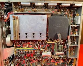 Marantz 10b Vintage Tube Fm Stereo Tuner with Wood Case 10-B Tuner: 5.75x15.5x15.5in 29lbs 6oz Case: 6.75z18x15.25in 7lbs 10oz HxWxD