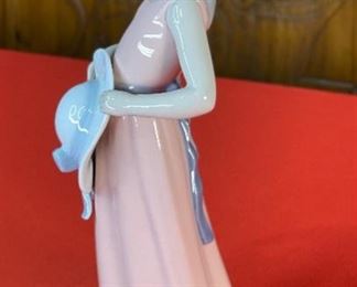 Lladro 5008 The Dreamer Girl with Hat Porcelain Figurine 10x3.5x2.5in