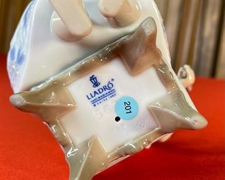 Lladro 5678 I Feel Pretty Girl With Mirror Porcelain Figurine 6.5x3x3in