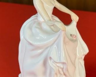 Royal Doulton HN3291 Tracy Porcelain Figurine Signed Bone China England 7.75x4x4in HxWxD