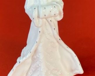 Royal Doulton 3488 Christmas Day Porcelain Figurine Signed Bone China England 6x4x3in HxWxD