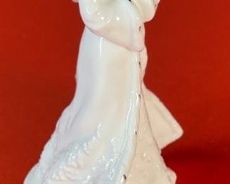 Royal Doulton 3488 Christmas Day Porcelain Figurine Signed Bone China England 6x4x3in HxWxD