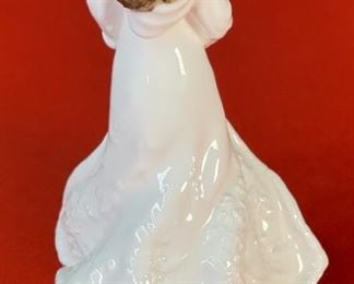 Royal Doulton 3488 Christmas Day Porcelain Figurine Signed Bone China England 6x4x3in HxWxD