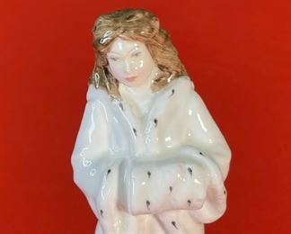Royal Doulton 3488 Christmas Day Porcelain Figurine Signed Bone China England 6x4x3in HxWxD