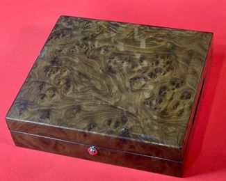 6pc Tobacco Pipe Lot with Burl Wood Case Case: 2.75x10.75x9.5in