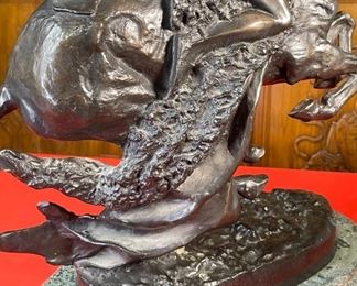 Frederic Remington Cheyenne Bronze Sculpture Statue Vintage 21.5x22x10in HxWxD