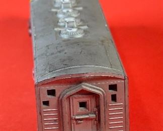 2pc Lionel Santa Fe 2333-20 Diesel Locomotive Train & 2333-20 Dummy F3 Train Postwar 4x2.5x13.5in HxWxD