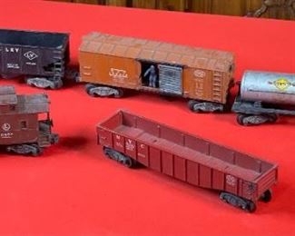 Lot of 5 Vintage Lionel Postwar Cars O Gauge