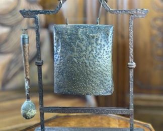 Antique Hugo Berger Goberg Ges Gesch Hammered Metal Table Gong Arts & Crafts Bell 12.5x9.5x3.75in HxWxD