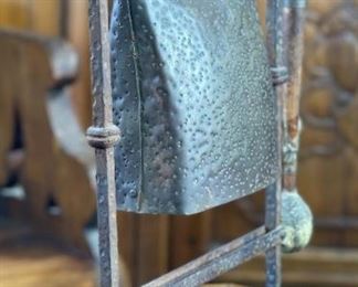 Antique Hugo Berger Goberg Ges Gesch Hammered Metal Table Gong Arts & Crafts Bell 12.5x9.5x3.75in HxWxD