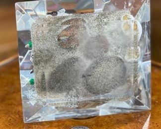 Vintage Lucite Obelisk Ducks Paperweight Sculpture Pyramid 7.5x6x5.25in HxWxD