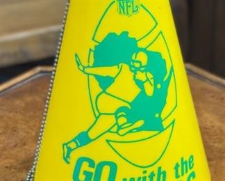 1960s Vintage NFL Green Bay Packers Megaphone Yell-A-Phone 7.5in H x 4.75 in diameter