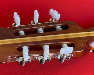 1975 Vintage Ovation Balladeer Model 1122-4 Nylon String Classical Guitar Case: 8x17x43in