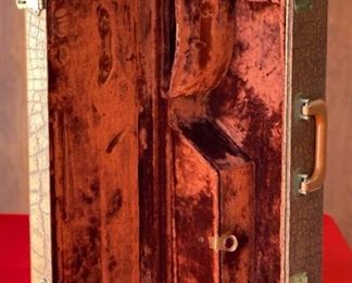 Vintage F.E. Olds & Son The Parisian Ambassador Alto Saxophone Case: 25x6x10.5in