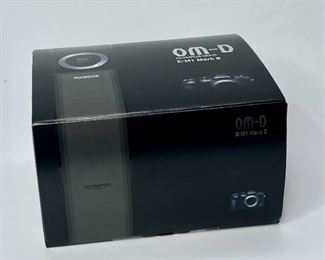 Olympus OM-D E-M1 Mark III Mirrorless Camera Body IM019 Digital Camera DSLR Box: 4.5x8x6.5in HxWxD