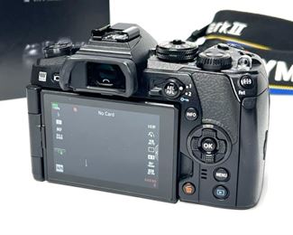 Olympus OM-D E-M1 Mark II Mirrorless Camera Body IM002 Digital Camera DSLR Box: 4.5x8x6.5in HxWxD