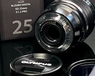 Olympus M. Zuiko 25mm 1:1.2 PRO Lens Digital f/1.2 Micro Four Thirds IM003 Box: 7.5x4.5x4.5in HxWxD