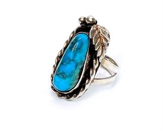Vintage Native American Silver & Turquoise Ring Size: 8.25 Centerpiece: 1.21x0.6in