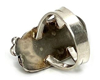Vintage Native American Silver & Turquoise Ring Size: 8.25 Centerpiece: 1.21x0.6in