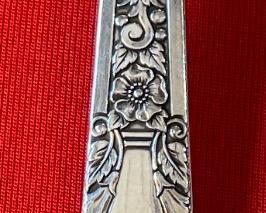 34pc Simeon L & George H Rogers Jasmine Silver Plate Flatware Set Silverware Case: 3x15x10.5in