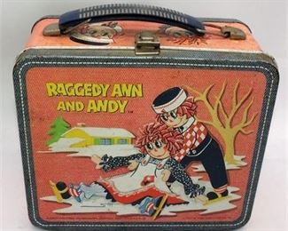 Lot 019
1973 Raggedy Ann lunchbox metal