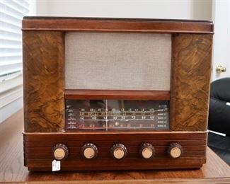 Radio - Burl Wood Cabinet Tabletop - May Need New Tube - Turns On & Lights Up