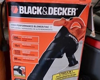 Black and Decker Blower - Electric