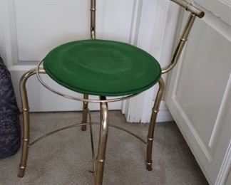 Cute vintage vanity chair
