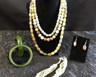 CT090VVintage And Stone Costume Jewelry